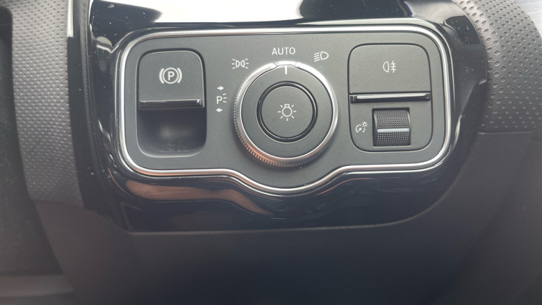 Mercedes-Benz A-Class A250e AMG Line Premium Plus Edition 4dr Auto Saloon